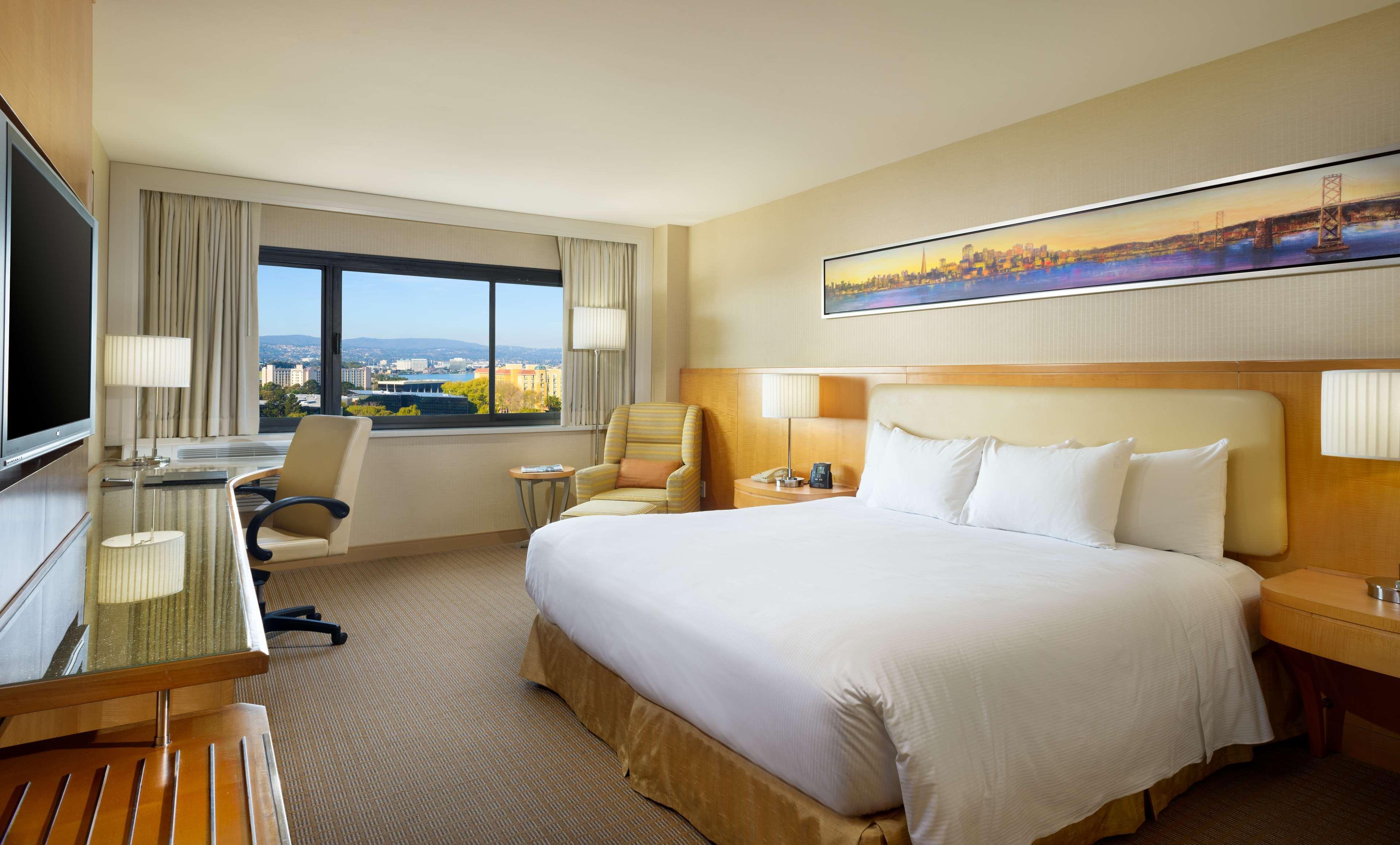 Hilton San Francisco Airport Bayfront - No Resort Fee Берлингейм Экстерьер фото
