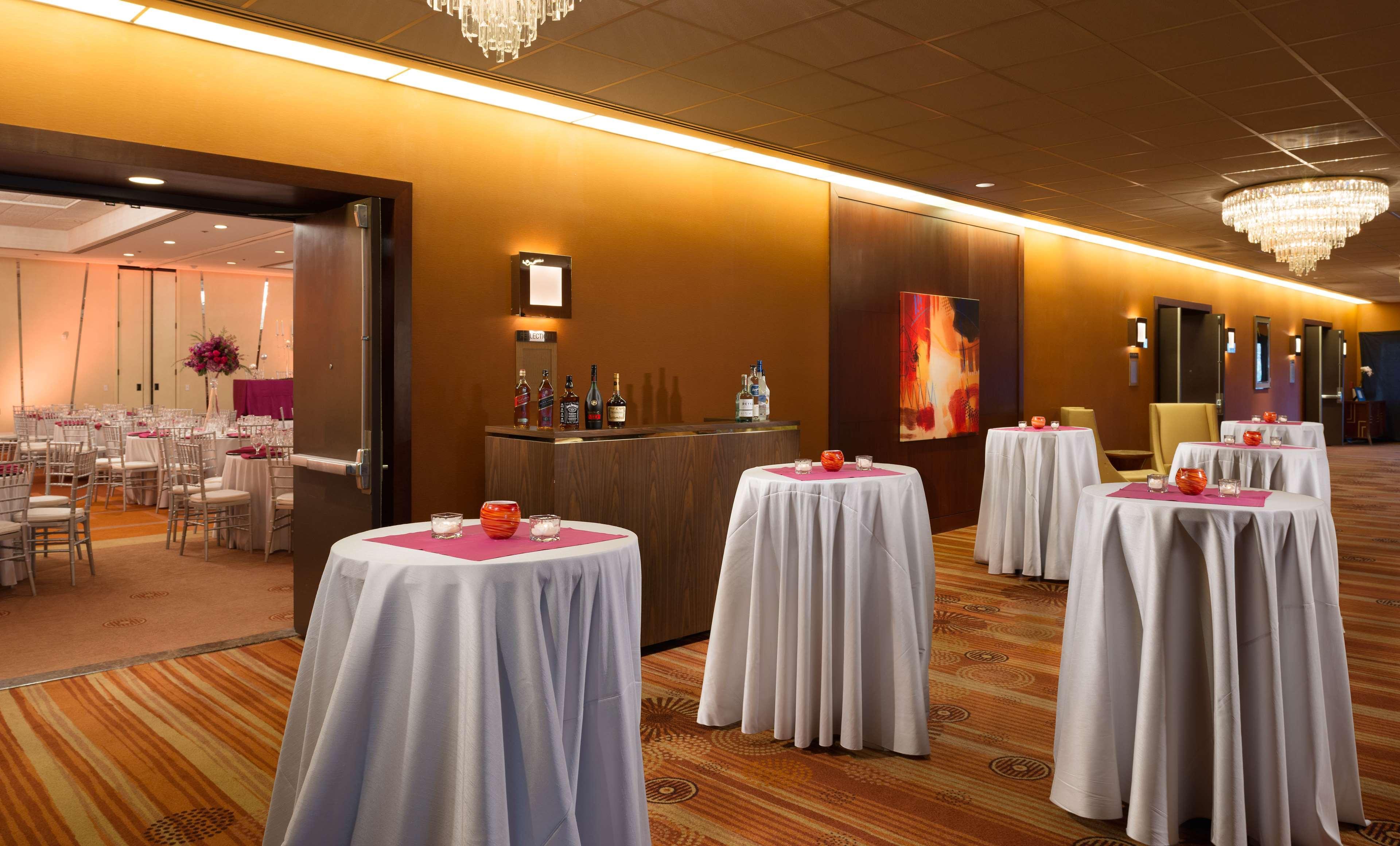 Hilton San Francisco Airport Bayfront - No Resort Fee Берлингейм Экстерьер фото