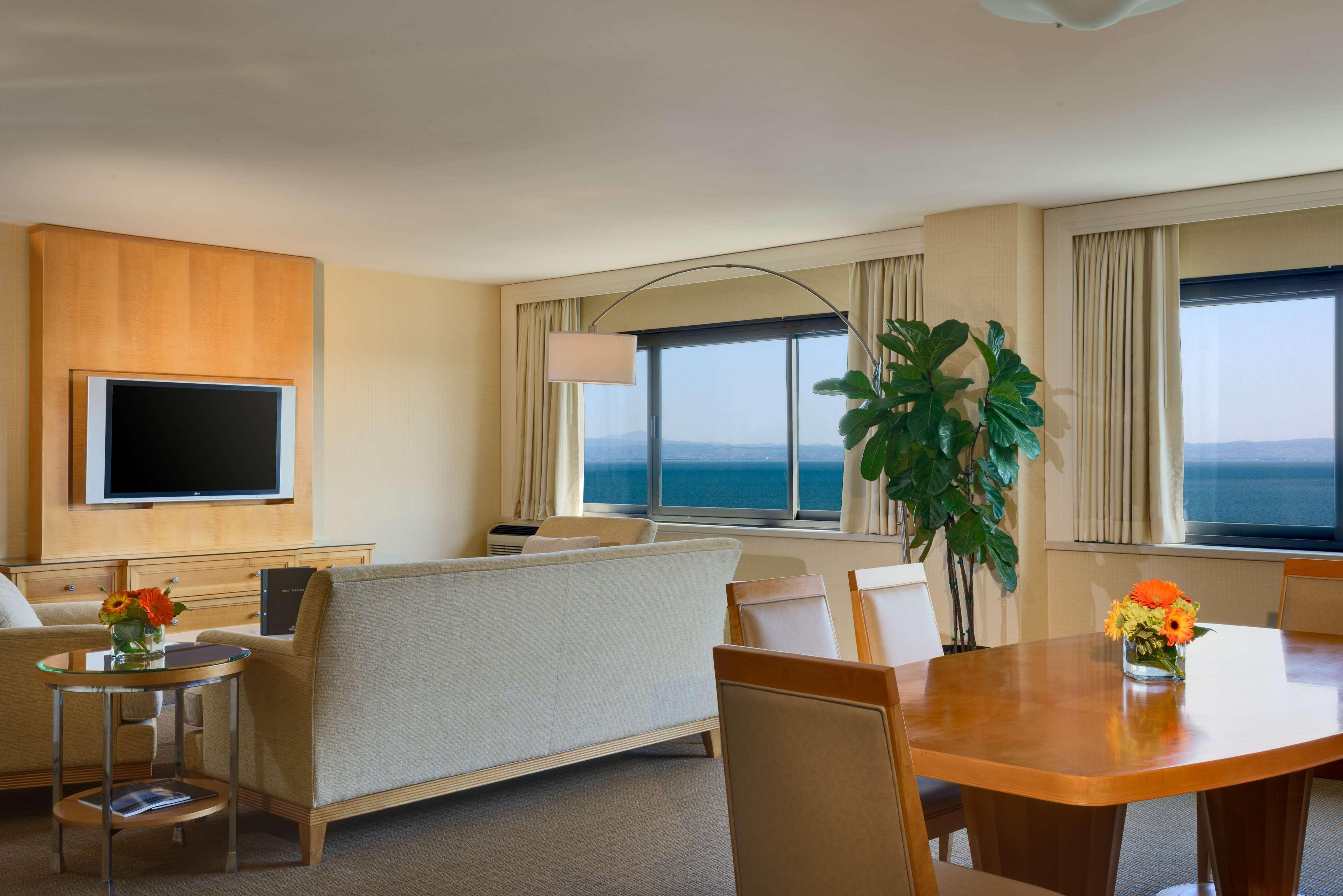 Hilton San Francisco Airport Bayfront - No Resort Fee Берлингейм Экстерьер фото