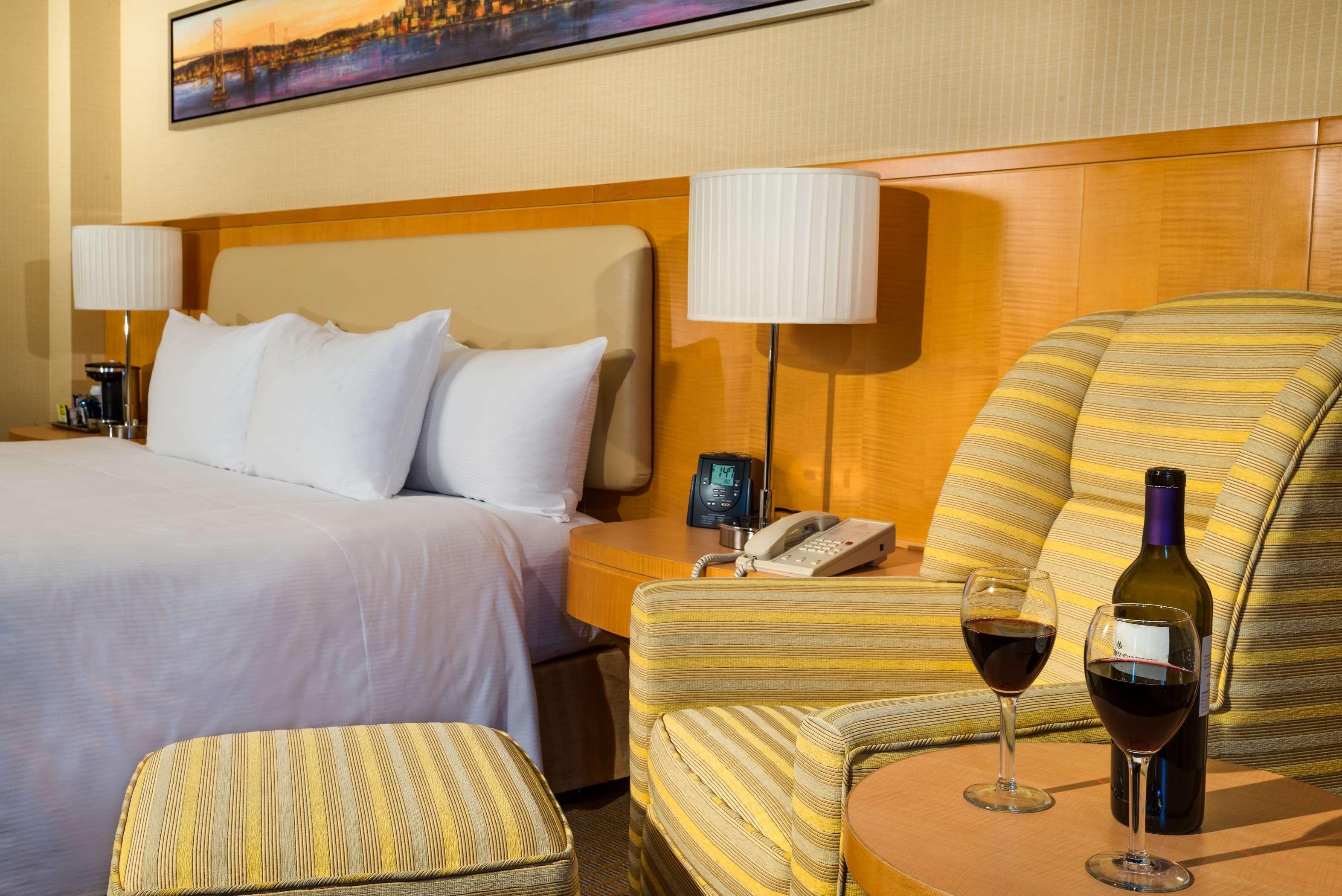 Hilton San Francisco Airport Bayfront - No Resort Fee Берлингейм Экстерьер фото