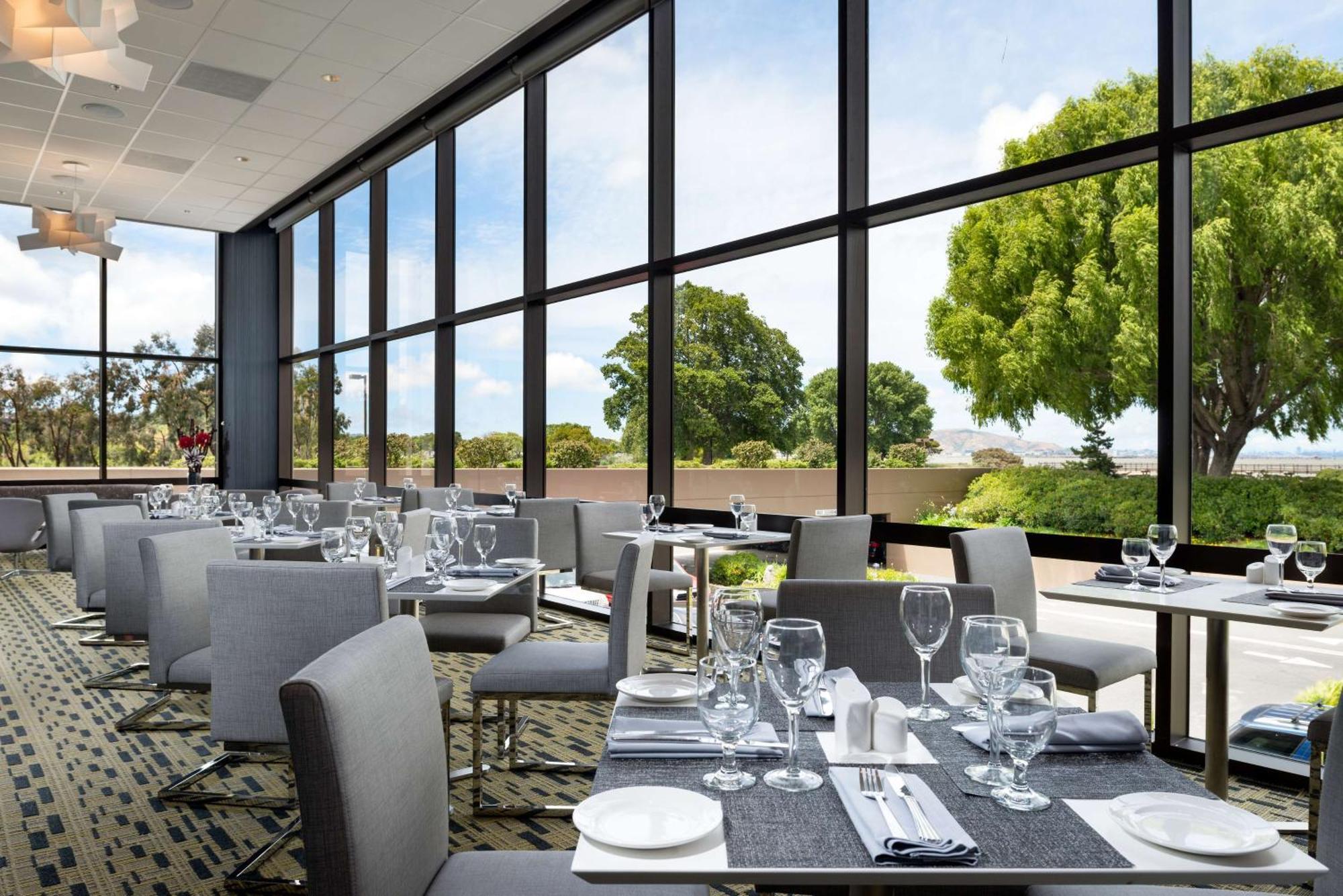 Hilton San Francisco Airport Bayfront - No Resort Fee Берлингейм Экстерьер фото