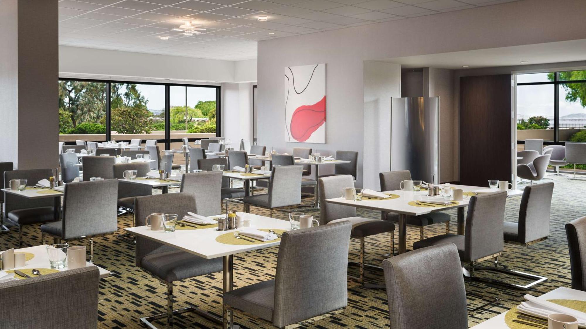 Hilton San Francisco Airport Bayfront - No Resort Fee Берлингейм Экстерьер фото