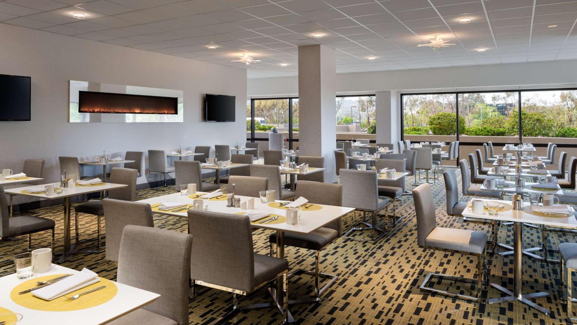 Hilton San Francisco Airport Bayfront - No Resort Fee Берлингейм Экстерьер фото
